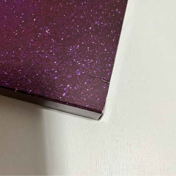 Jeffree Star Alien Eyeshadow Palette - Picture 7 of 8